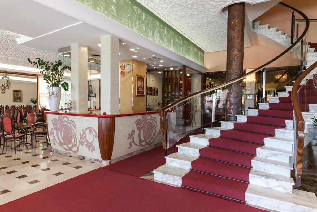 Hotel Excelsior Cesenatico Exterior foto