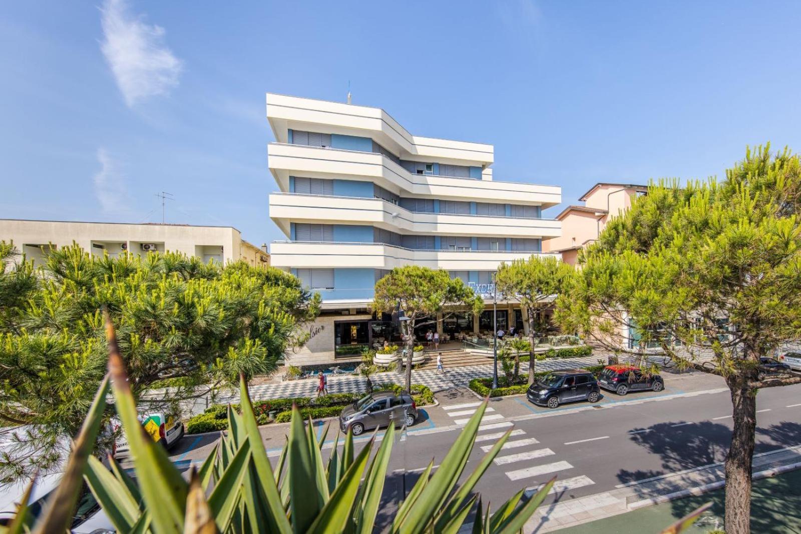 Hotel Excelsior Cesenatico Exterior foto