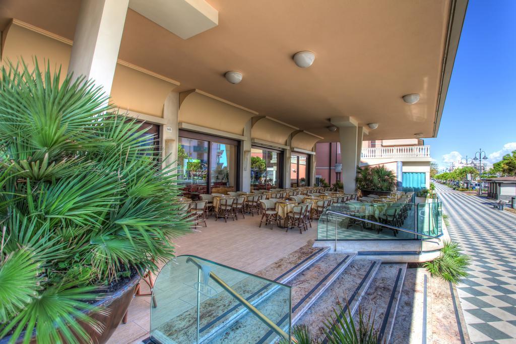 Hotel Excelsior Cesenatico Exterior foto